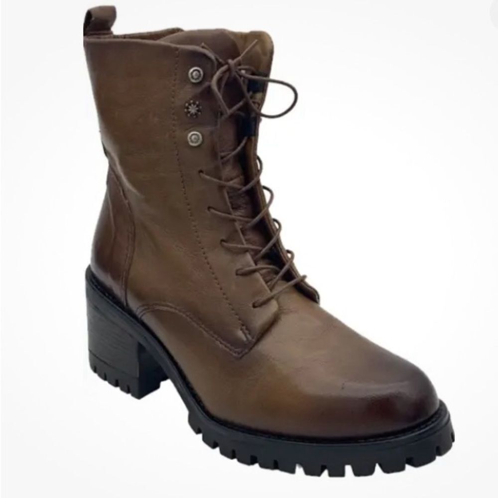 Miz Mooz Reeve - Coffee